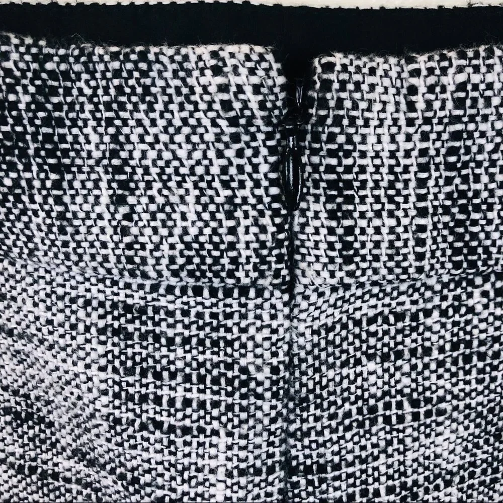 Banana Republic Black/Gray Tweed Pencil S